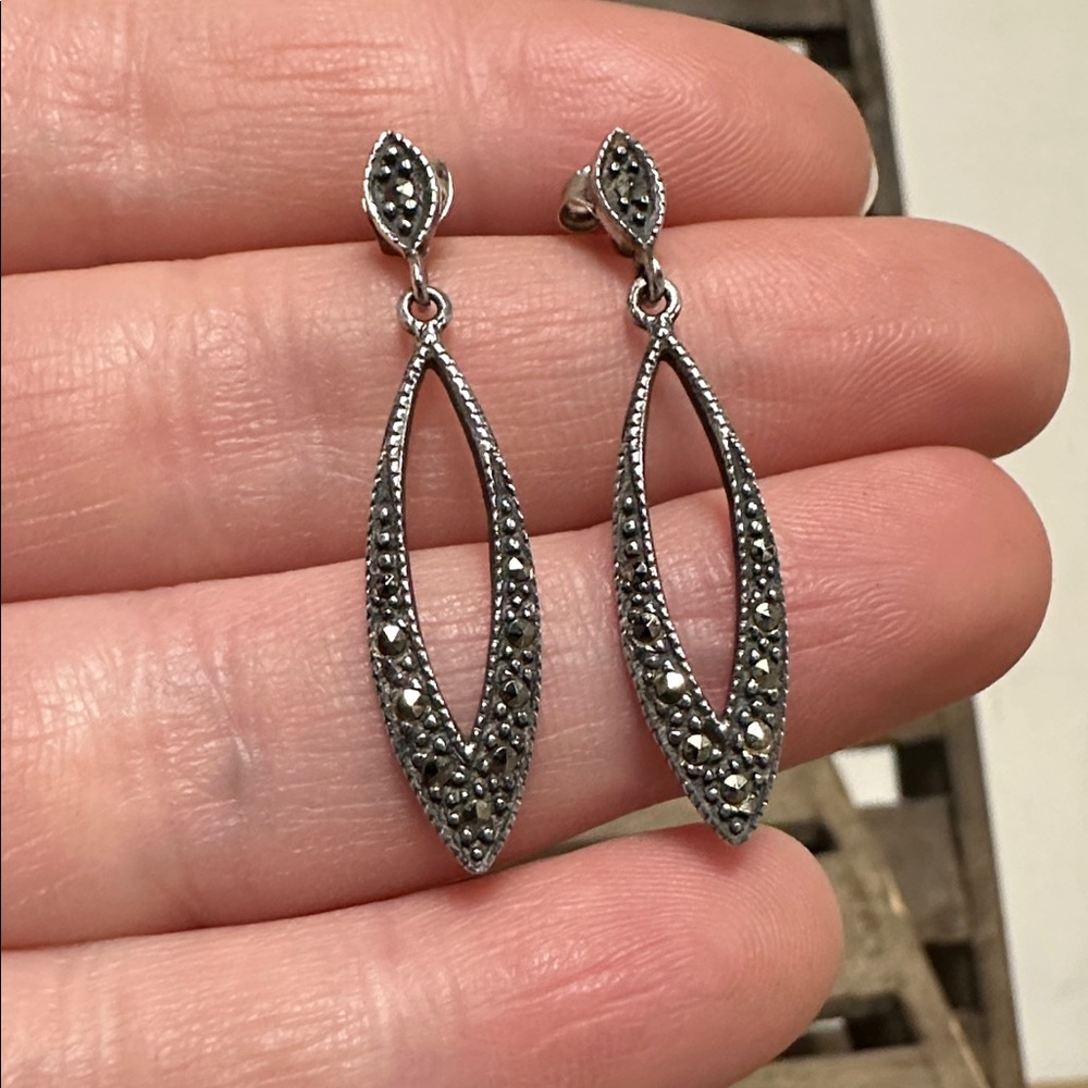 925 sterling silver great shape marcasite stamped SU solid well made earrings - Picture 4 of 8